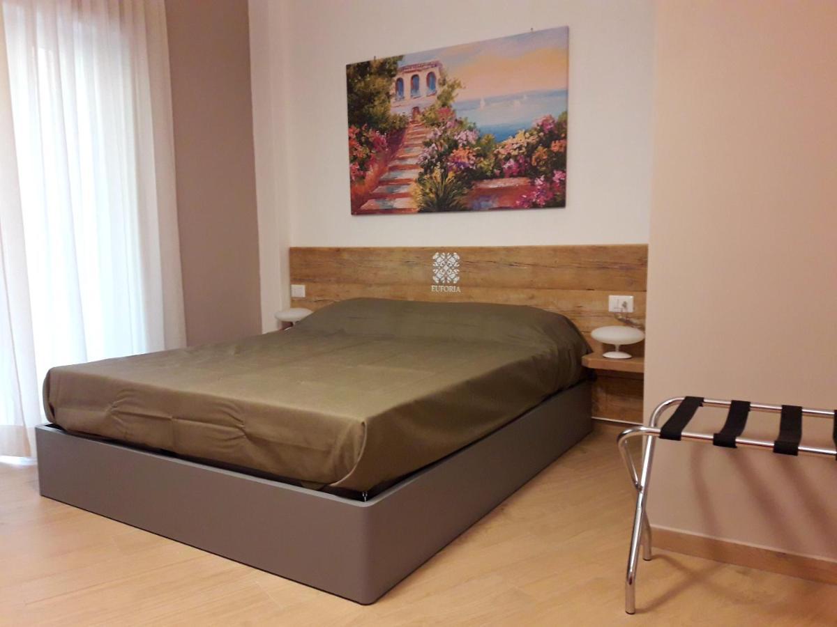 Bed and Breakfast Euforia Napoli - Tre Sedi - Three Locations Exterior foto